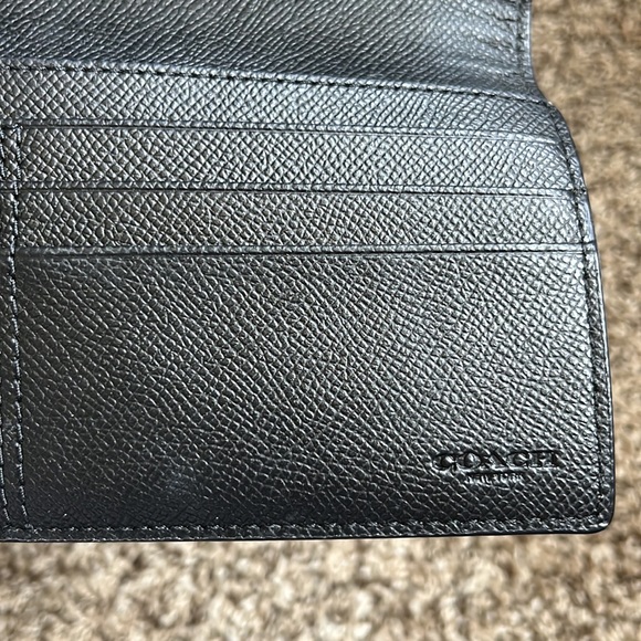 COACH wallet - Picture 4 of 5